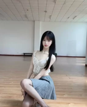 大胸好身材川女郎