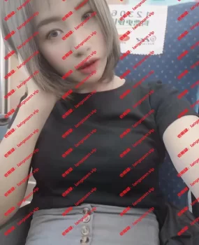 黄土坡附近的漂亮妹子